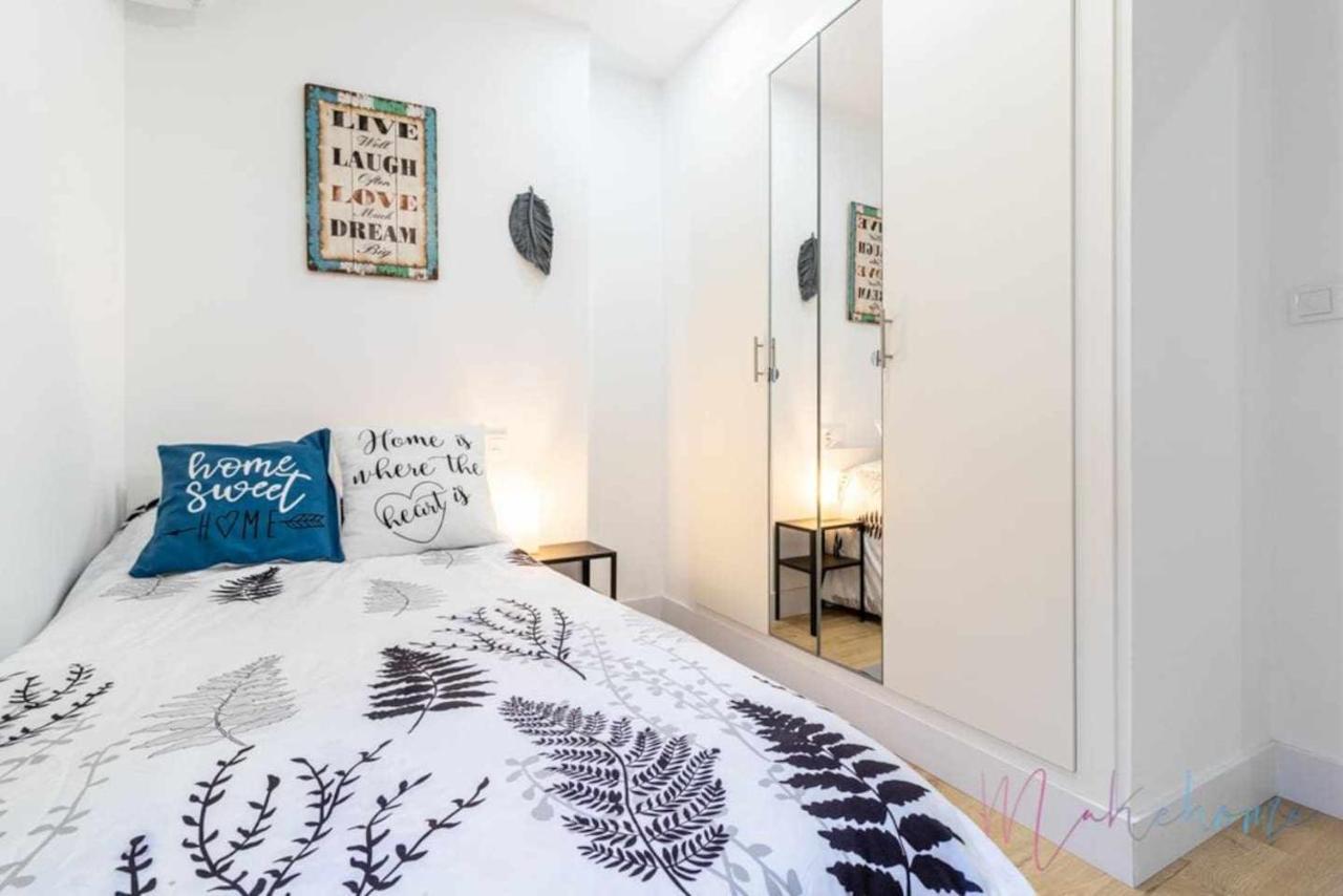 2 En Estadio Del Sevilla, 3 Y Metro Apartamento